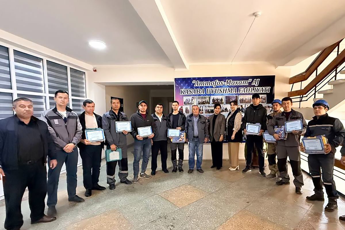 11 noyabr’ – O‘zbekiston kasaba uyushmalari kuni munosabati bilan tadbirlar yuqori kayfiyatda o‘tkazilmoqda