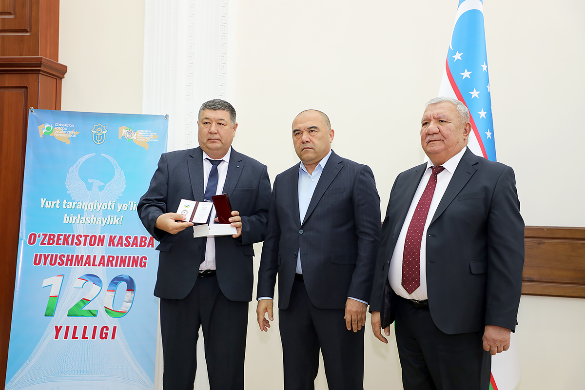 “O‘zbekiston temir yo‘llari” aksiyadorlik jamiyatida kasaba uyushmalari harakatining 120 yilligi tantanali nishonlandi