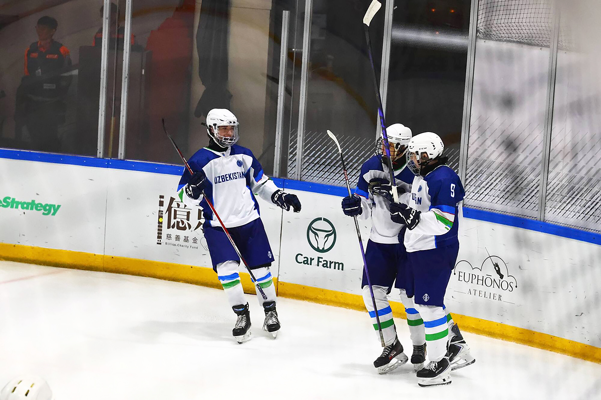 Сборная Узбекистана U18 стала чемпионом мира по хоккею
