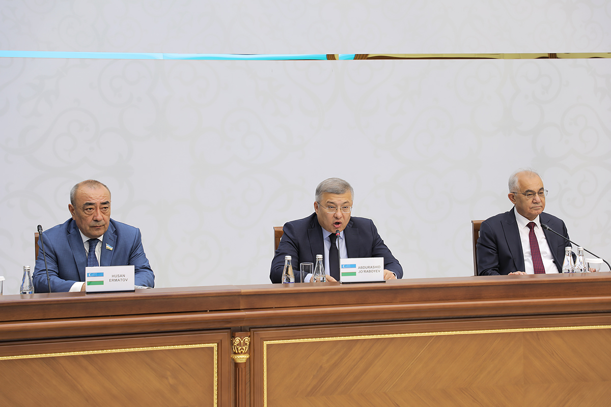 Касаба уюшмалари нашрлари трансформация шароитида: конвергенция сари йўл