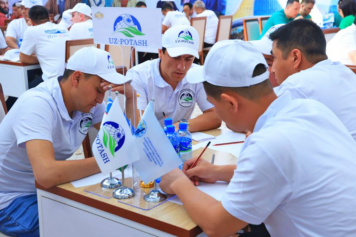 “Заковат” интеллектуал ўйинининг Республика босқичи юқори кайфиятда ўтказилди